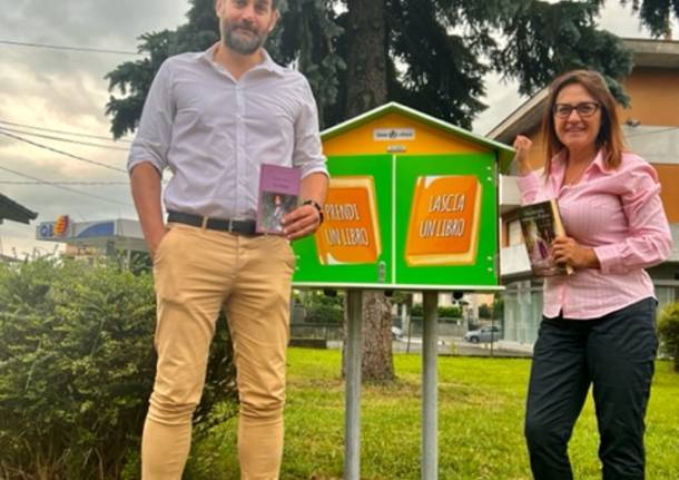 Casetta dei libri bookcrossing a Besozzo 