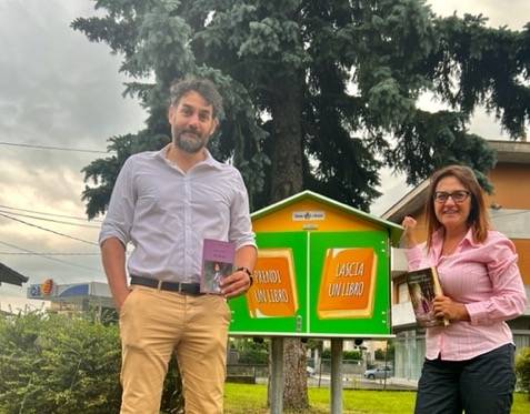 Casetta dei libri bookcrossing a Besozzo 