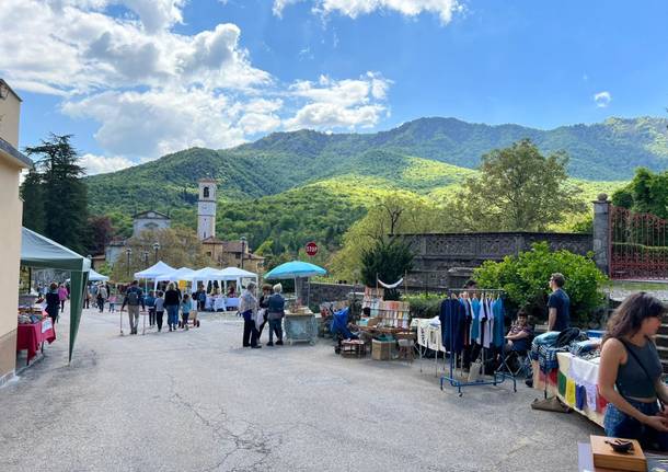 Castello Cabiaglio - Il mercatino del 1° Maggio