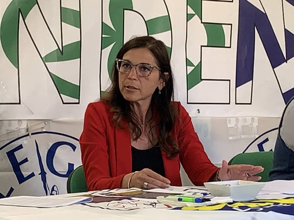 Francesca Brianza spiega i referendum agli attivisti della Lega