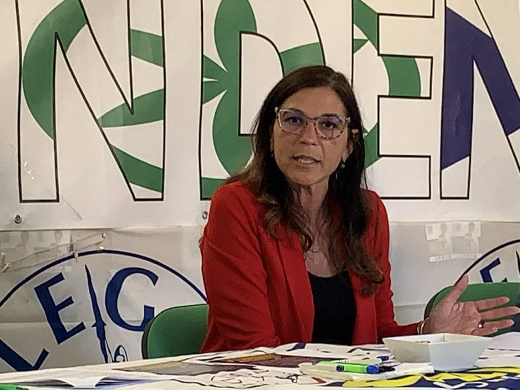Francesca Brianza spiega i referendum agli attivisti della Lega