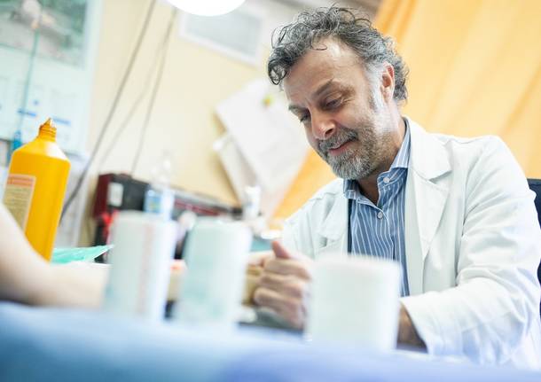  il dott. Pierluigi Tos, Direttore della Chirurgia della Mano e della Microchirurgia Ricostruttiva