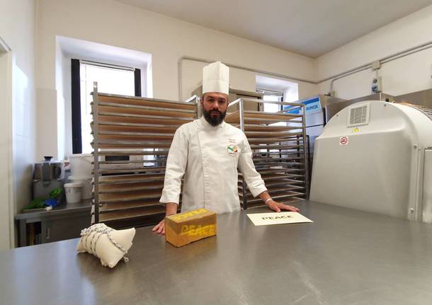 Il pane per la pace del panificatore Matteo Cunsolo di Parabiago