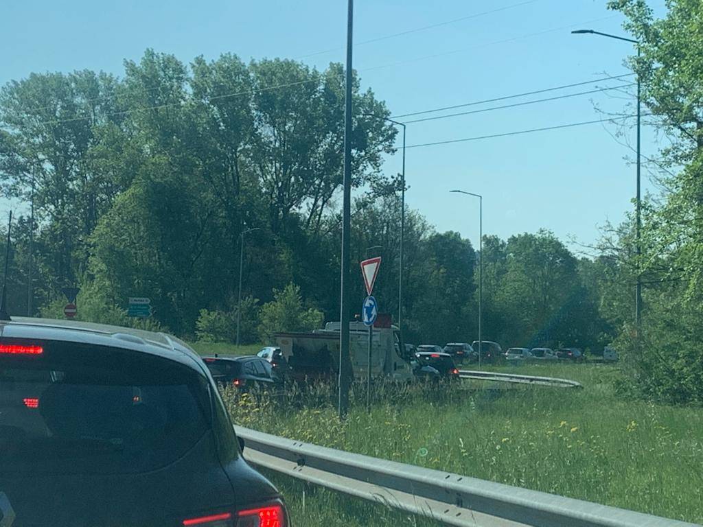 Incidente sulla SPP1, traffico in coda a Capolago