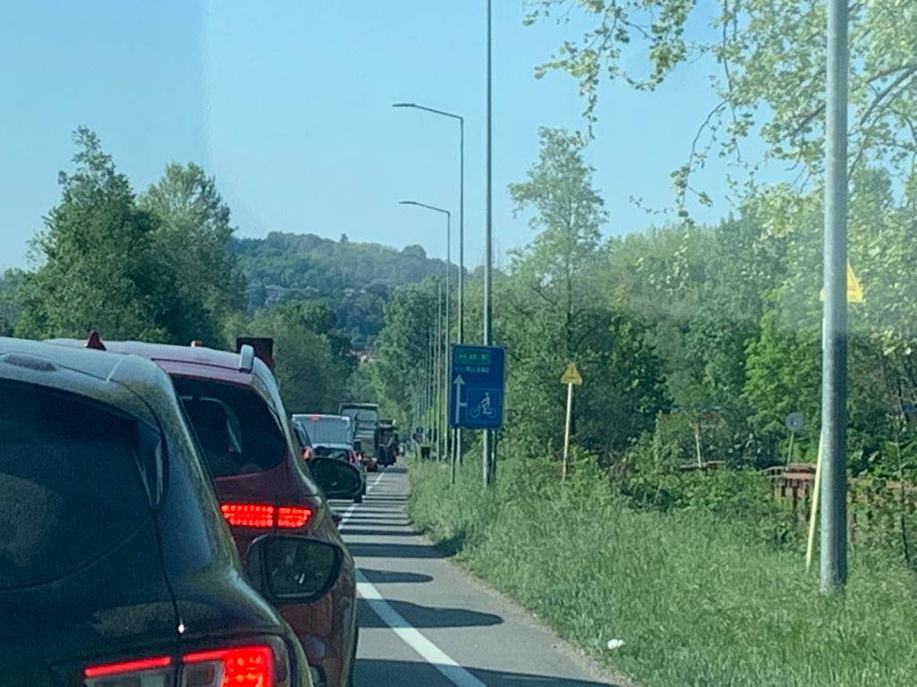 Incidente sulla SPP1, traffico in coda a Capolago