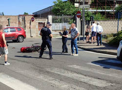 Incidente tra un'auto e una bici elettrica a Busto Garolfo