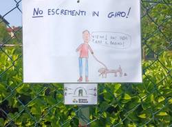 L'appello dei bambini della scuola di Morosolo: "Raccogliete le cacche dei vostri cani"