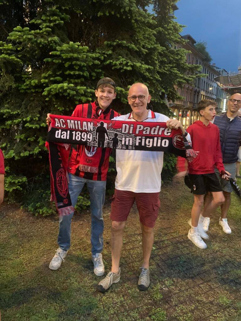 La festa a Varese dei tifosi del Milan