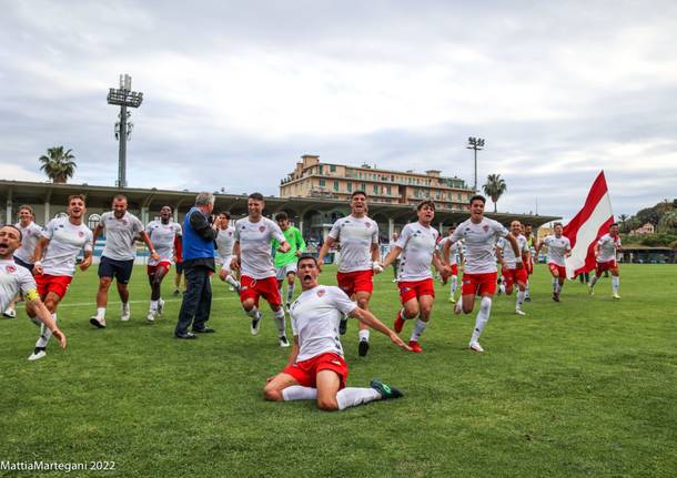 La festa del Città di Varese per la vittoria ai playoff