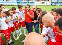 La festa del Città di Varese per la vittoria ai plyoff