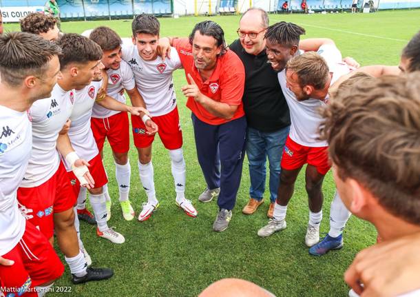 La festa del Città di Varese per la vittoria ai plyoff