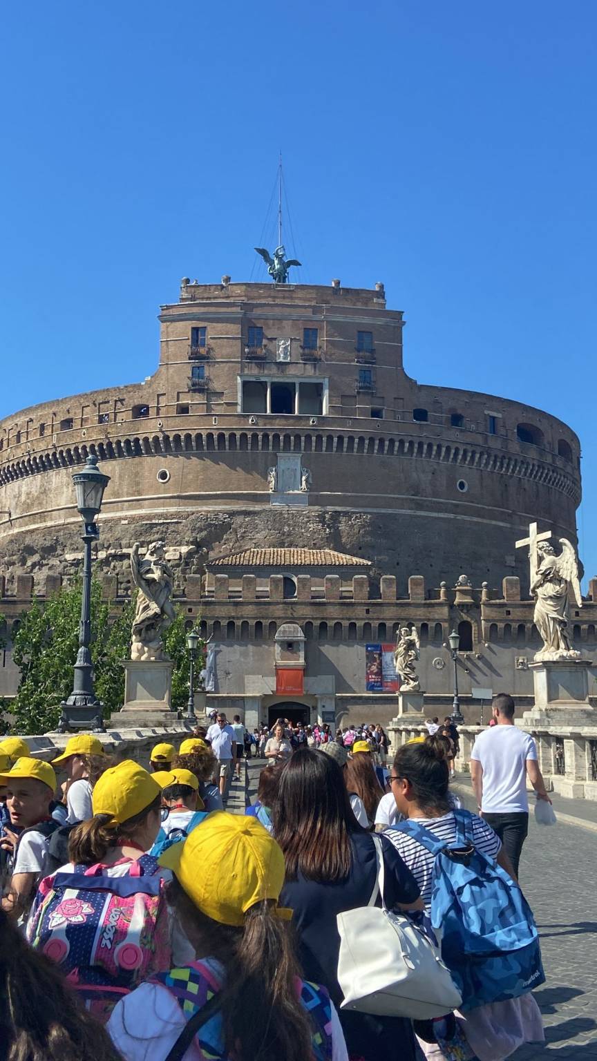 La gita a Roma per le quinte della scuola di Via IV Novembre di Parabiago la offre il Comune