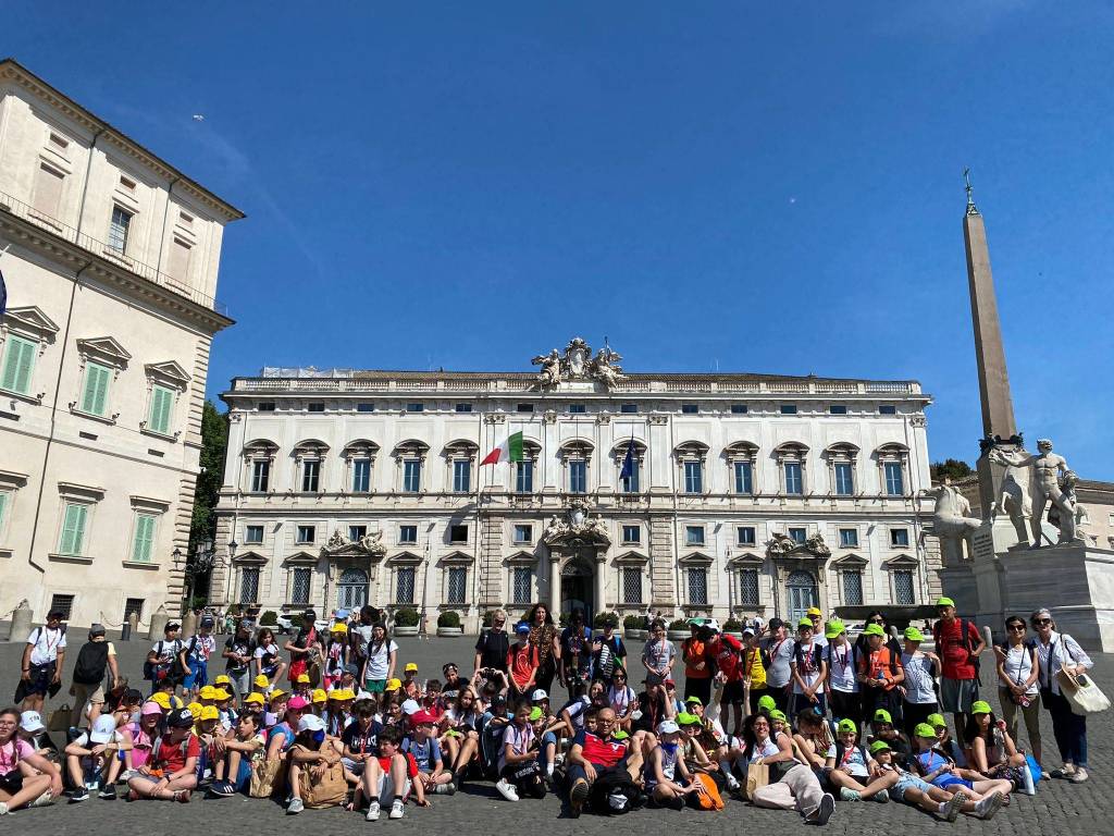 La gita a Roma per le quinte della scuola di Via IV Novembre di Parabiago la offre il Comune