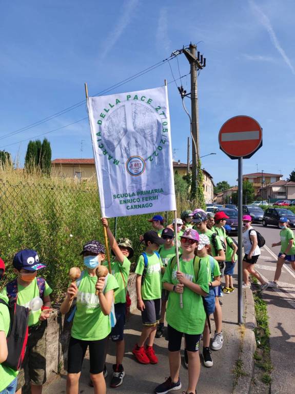 la marcia della pace degli studenti di Solbiate Arno
