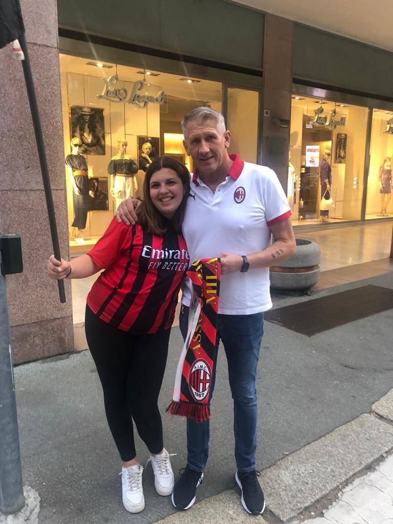 Milan vince lo scudetto: i tifosi festeggiano in centro a Legnano 