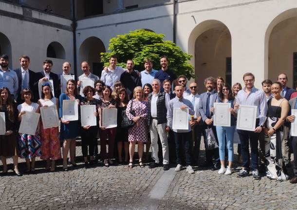 premiazione dottori di ricerca da parte del premio nobel della chimica  Daniel Shechtman