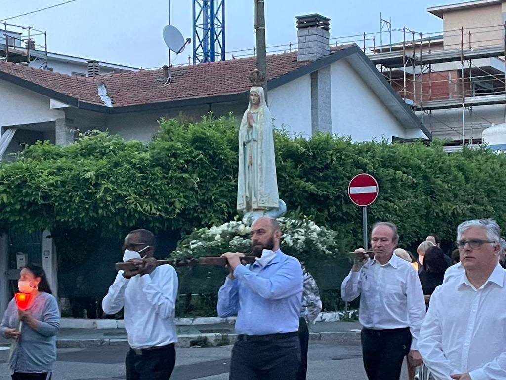 Processione per la Madonna di Fatima a Legnano 