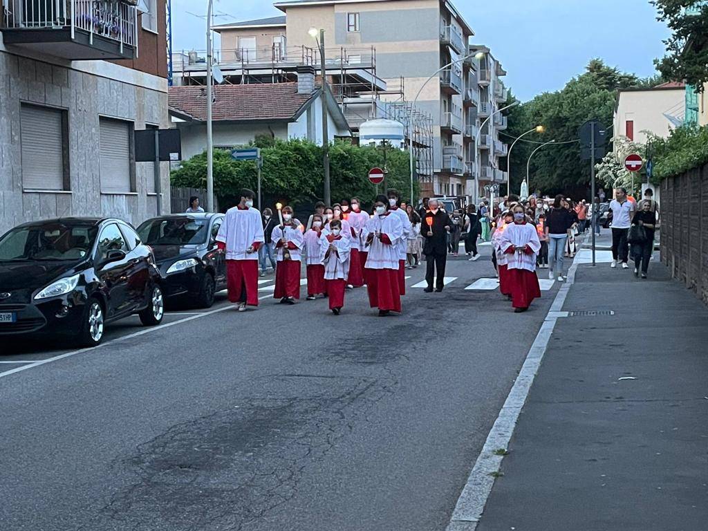 Processione per la Madonna di Fatima a Legnano 