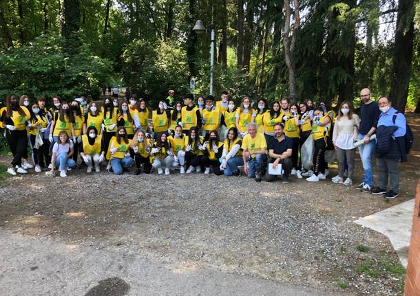 Pulizia Parco Alto Milanese con gli studenti dell'Istituto Dell'Acqua di Legnano