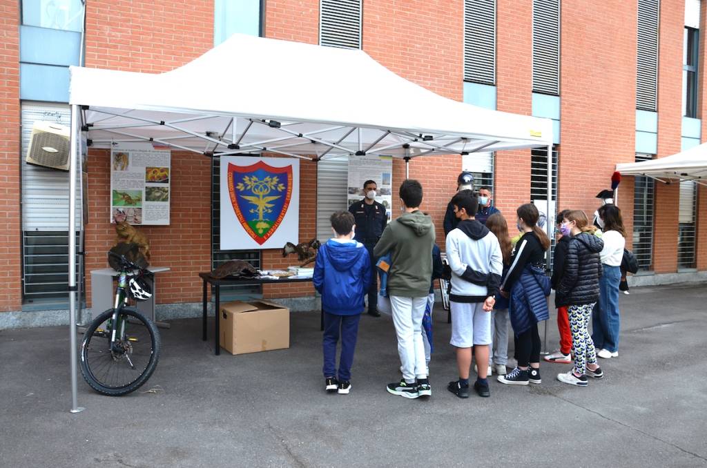 Scolaresche in visita alla Caserma dei Carabinieri di Busto Arsizio