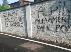 scritte contro gli alpini