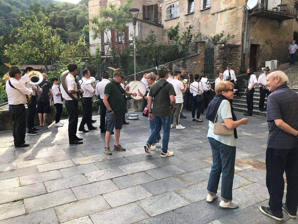 A Cadegliano Viconago la festa degli Alpini 