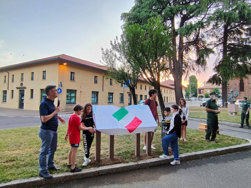 A Cislago debuttano i pannelli informativi sui rondoni del Castello