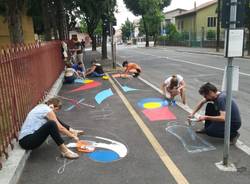 A Solaro le pensiline di sosta per l'autobus si colorano d'arte