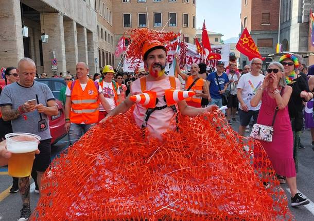 Al Varese Pride travestito da cantiere