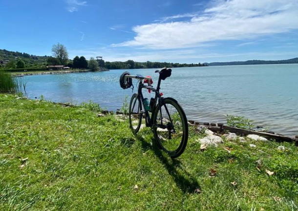 bicicletta pedalata serale gavirate lago di varese foto G. Azzimonti