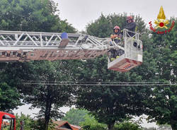 Camper brucia a Ferno