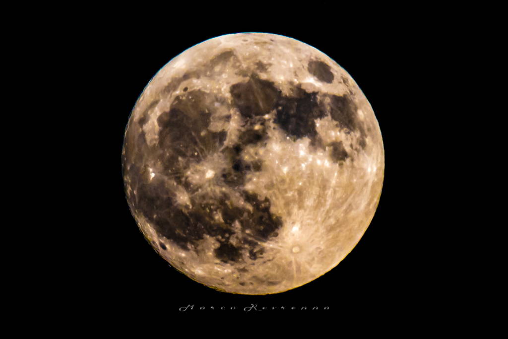 La luna rossa del 13/06/2022