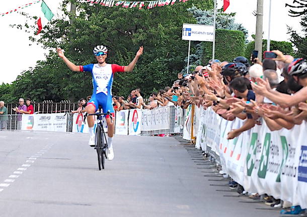 Carnago incorona Lorenzo Germani campione d’Italia U23 di ciclismo