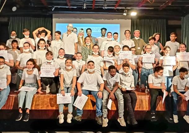 Cerimonia di chiusura dell'English School Camp a Parabiago