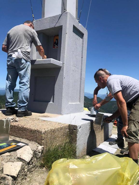 Cuasso al monte - La croce del Poncione rimessa a nuovo dall'associazione On