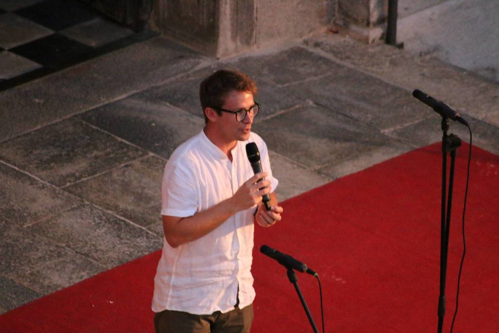 Il coro Elikya in piazza San Magno a Legnano