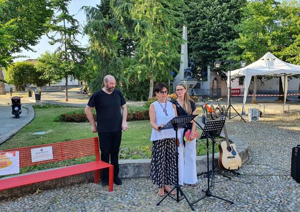 Inaugurazione panchina rossa a Nerviano