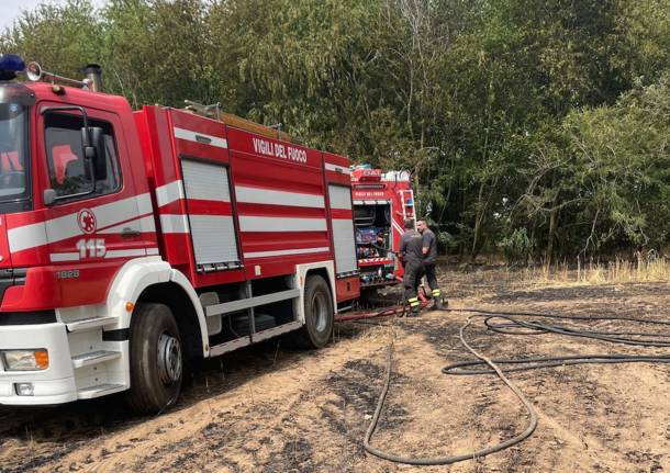 incendio campo grano busto garolfo