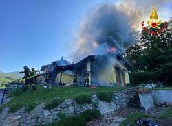 Incendio in una abitazione a Cunardo, l'intervento dei Vigili del Fuoco