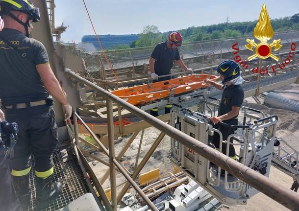 Incidente sul lavoro a Cislago, ferito un operaio di 60 anni