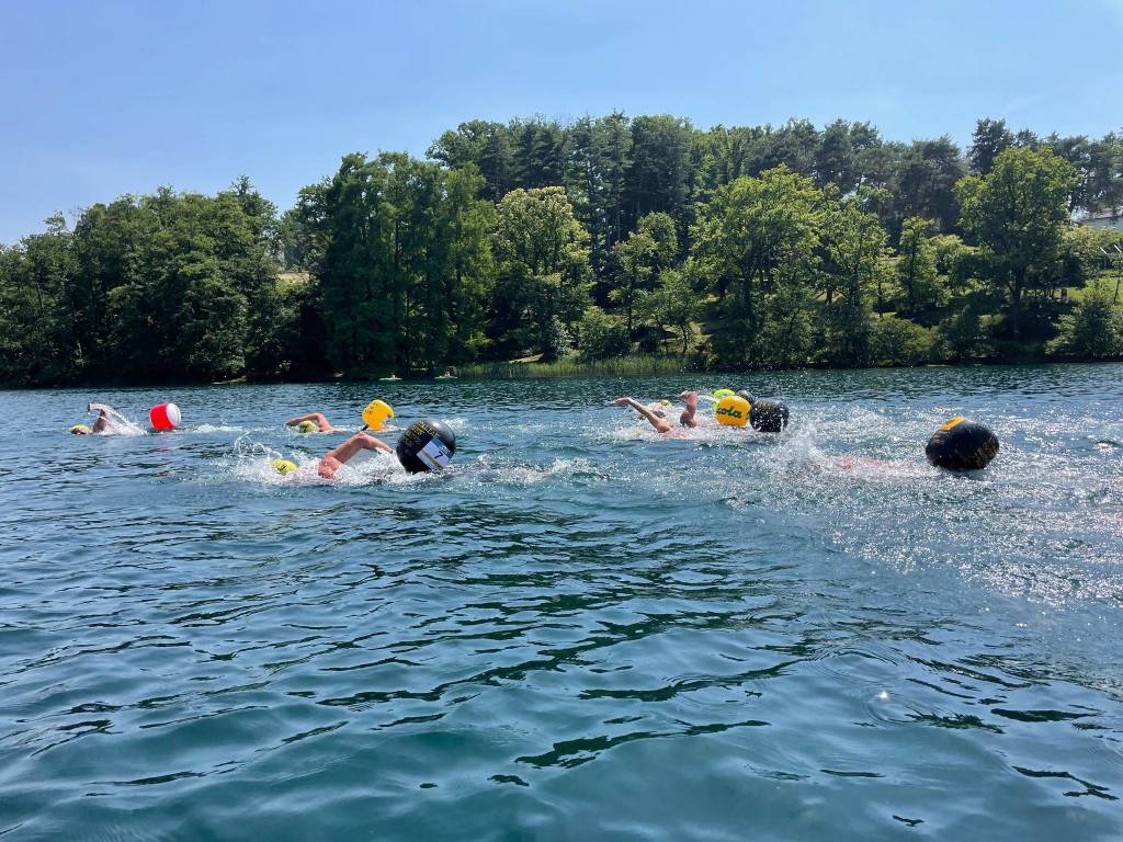 L'Italian open water tour 2022 sul Lago di Monate 