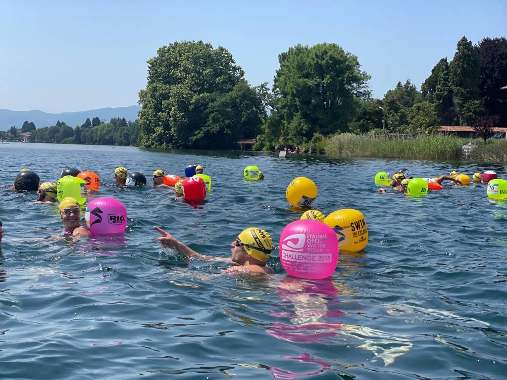 L'Italian open water tour 2022 sul Lago di Monate 