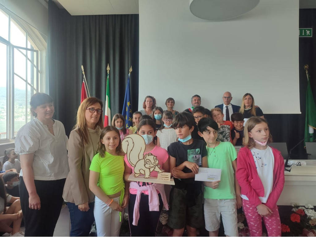 Luino - La premiazione del concorso per le scuole Smart border4future