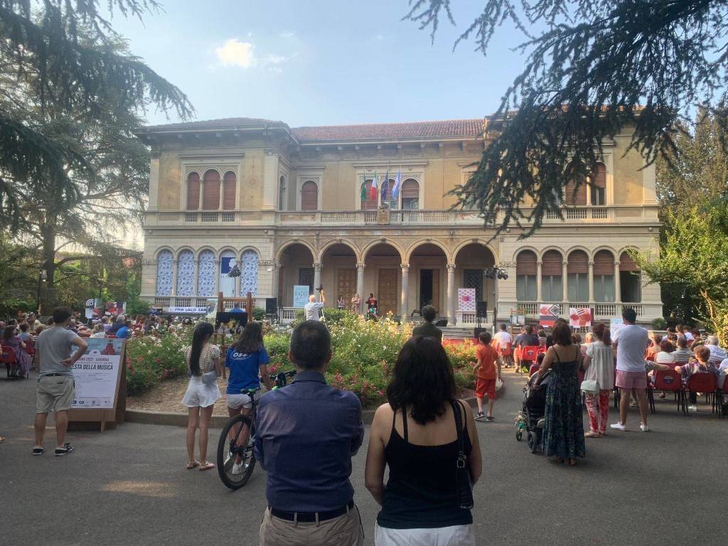Note, arte e danza, la Festa della Musica di Saronno ha illuminato Villa Gianetti 