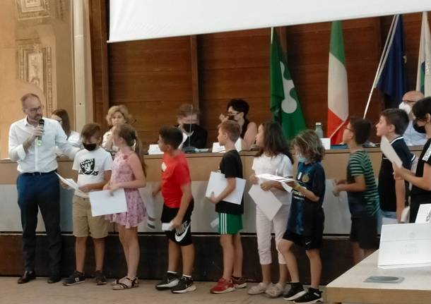 premiazione studenti consiglio comunale nerviano