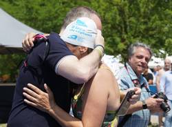 200 nuotatori battezzano il Lago di Varese balneabile