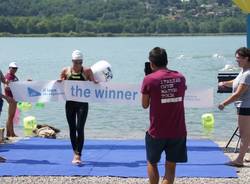 200 nuotatori battezzano il Lago di Varese balneabile