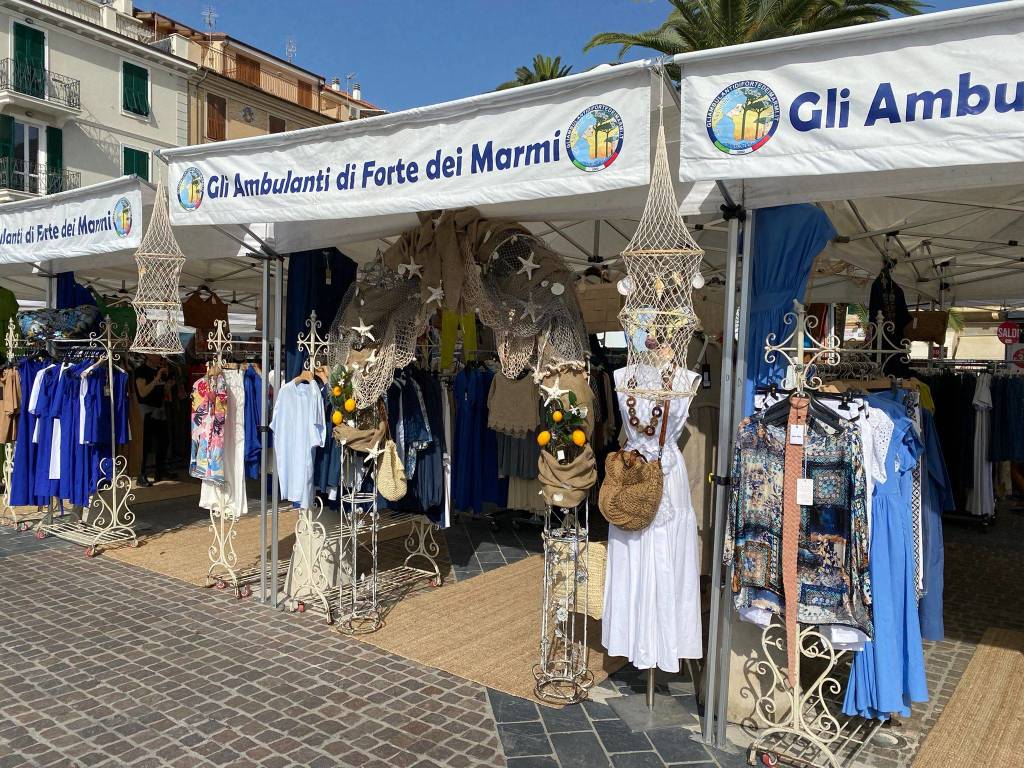 Ambulanti di Forte dei Marmi Angera - Ferragosto 2022