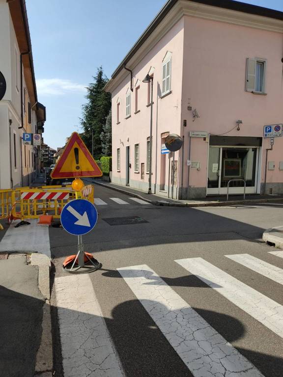 Buche nell'asfalto a Legnano