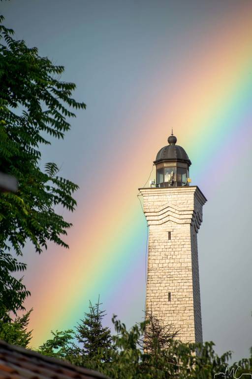 L\'arcobaleno al Faro